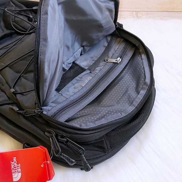 The North Face Unisex Borealis 28 Liter Backpack In Black - Picture 6 of 9